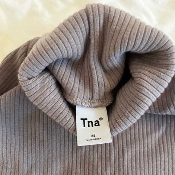 Cropped turtle neck - Picture 2 of 2